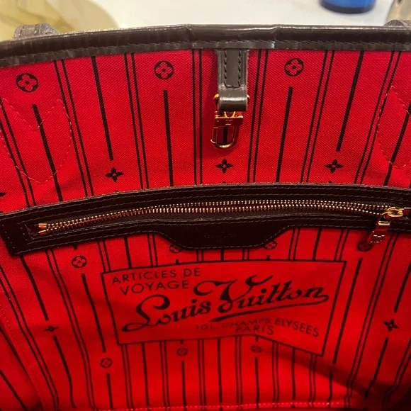 Louis Vuitton Neverfull MM - Picture 10 of 13